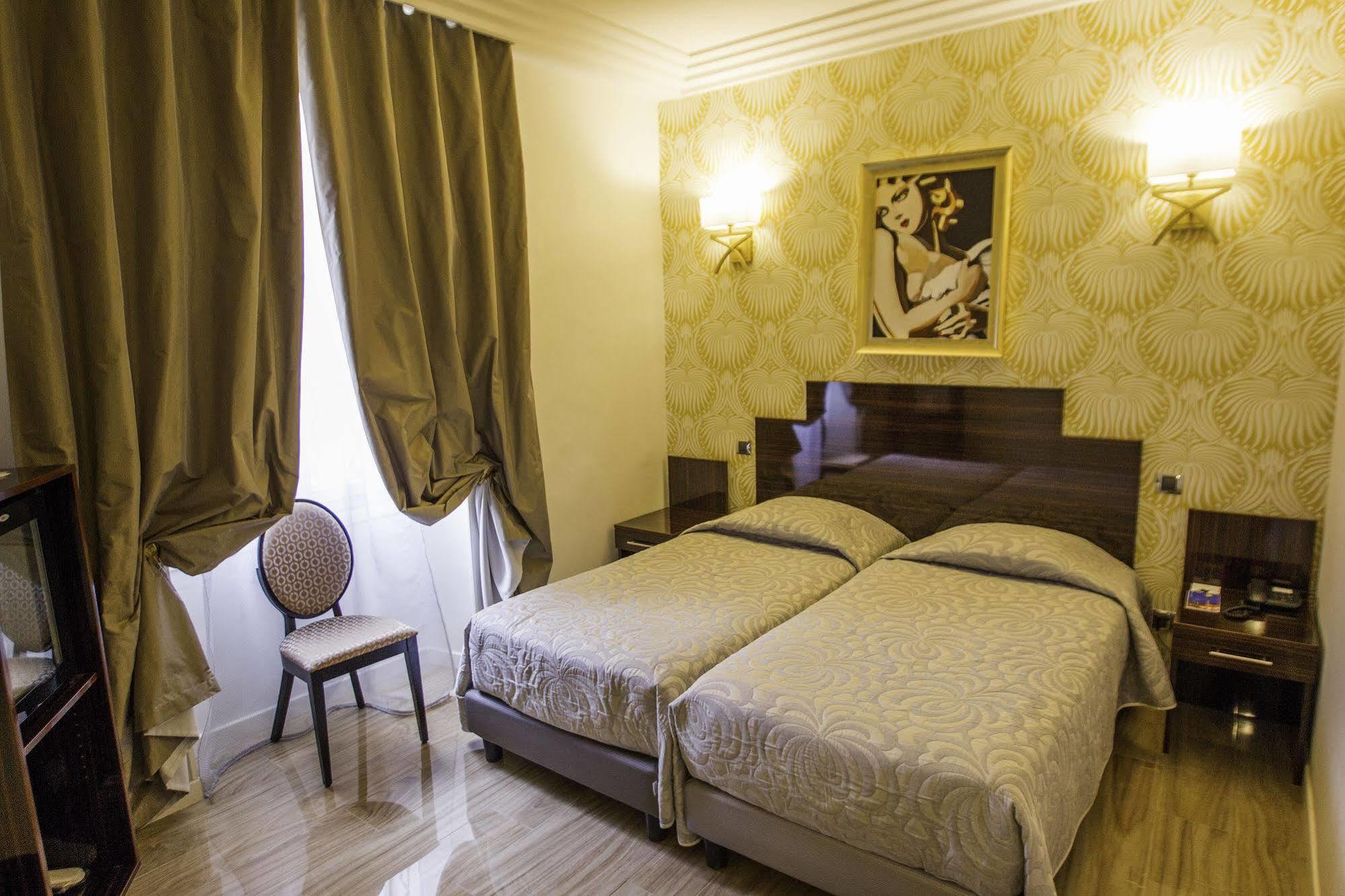 Hotel Le Meurice Nizza Esterno foto